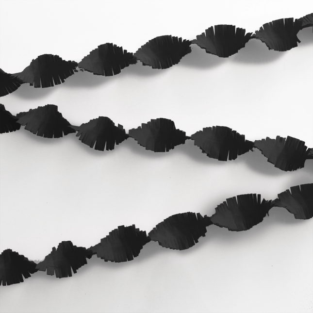 Zwarte Slingers Crepe 24m van WeFiesta koop je bij Partywinkel