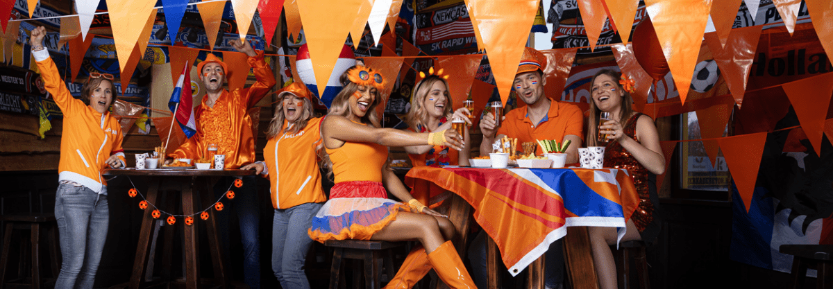 Met onze versieringen en accessoires organiseer je het ultieme EK voetbalfeest - Partywinkel