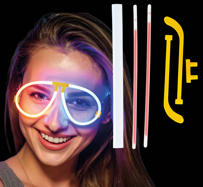 Farbige Gläser leuchten im Dunkeln