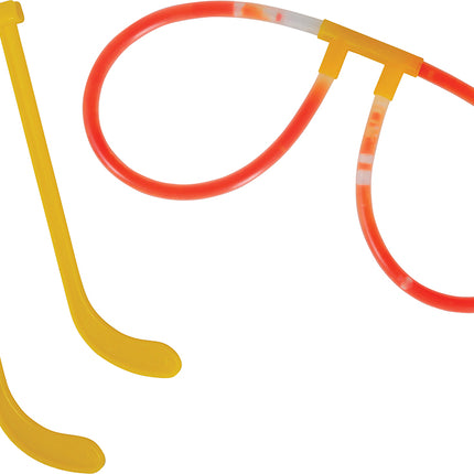 Farbige Gläser leuchten im Dunkeln