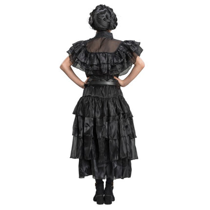 Mittwoch: Abschlussball – Schwarzes Kleid für Mädchen