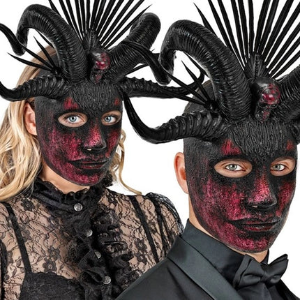 MASKE EINES VOODOO-PRIESTERS