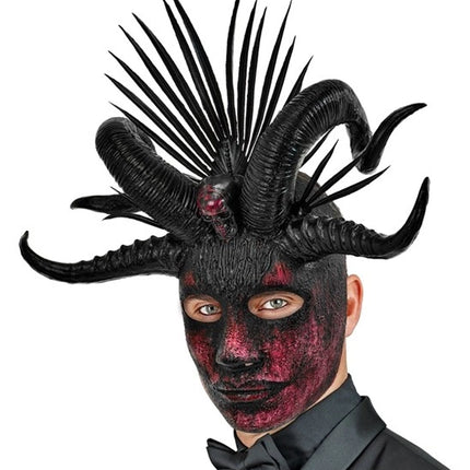MASKE EINES VOODOO-PRIESTERS