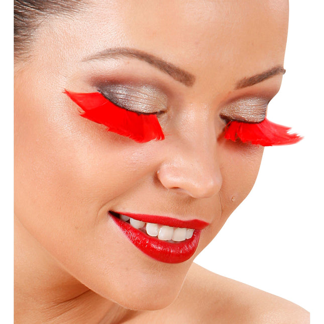 Rote falsche Wimpern