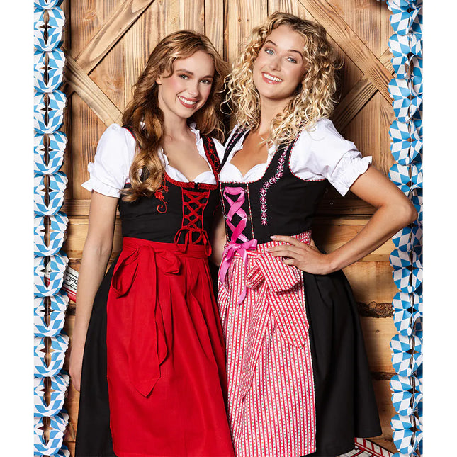 Rotes Dirndlkleid Oktoberfest Frau Fischer