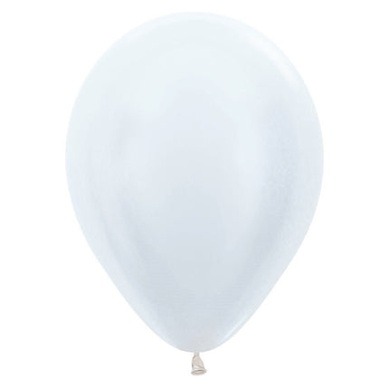 Ballonnen Pearl White 23cm 50st van Sempertex koop je bij Partywinkel