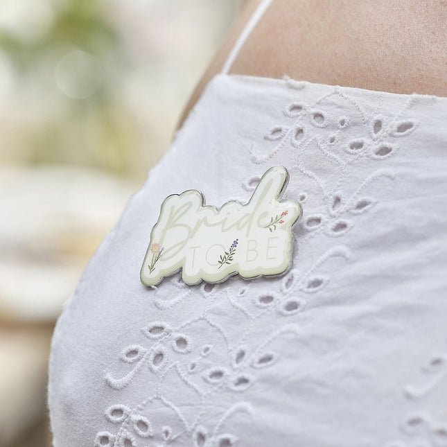 Bride To Be Badge van Ginger Ray koop je bij Partywinkel