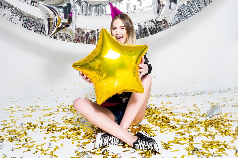 Feesthoedjes Holografisch Glitter 16cm 20st van Partydeco koop je bij Partywinkel