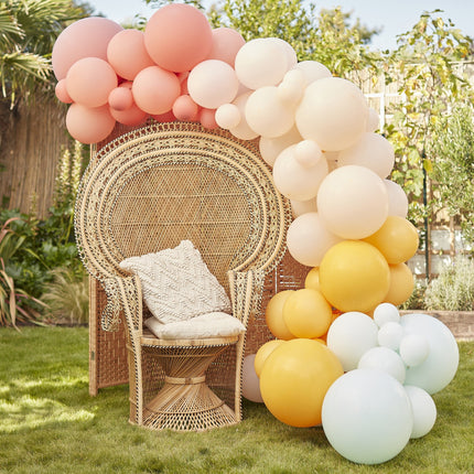Pastellfarbener Ballonbogen Nude DIY Set