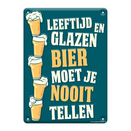 Metallplatte Wohnen und Biergläser