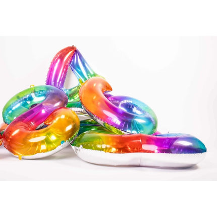 Folie Ballon Cijfer 2 Regenboog XL 81cm leeg van Folat koop je bij Partywinkel
