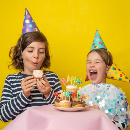 Gekleurde Feesthoedjes Stippen XL 16cm 6st van Partydeco koop je bij Partywinkel