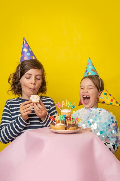 Kaarsen Happy Birthday Gekleurd 2,5cm 13st van Partydeco koop je bij Partywinkel