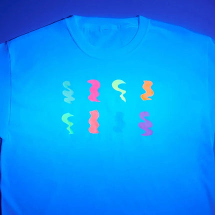 Moon Glow Glow in the Dark Fabric Paint Orange 30ml van Moon Creations koop je bij Partywinkel