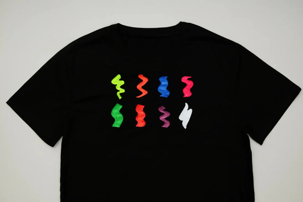 Moon Glow Neon UV Fabric Paint 30ml Intense Pink 30ml van Moon Creations koop je bij Partywinkel