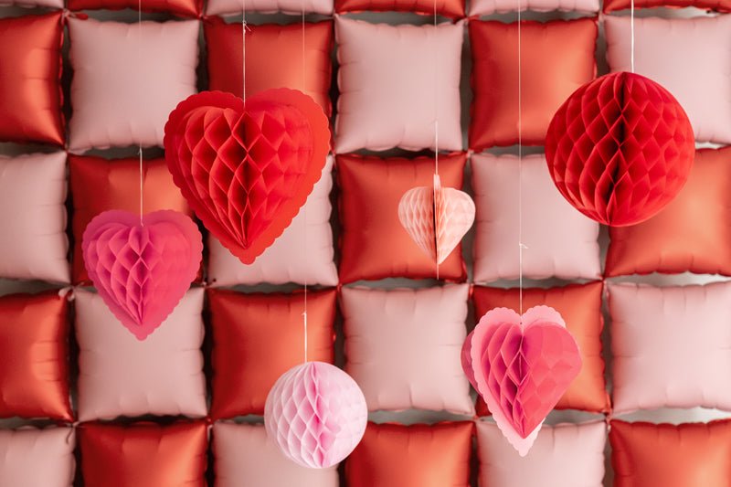 Paper honeycomb decorations Hearts, mix, 20 - 30 cm - Partywinkel - 5904555069992