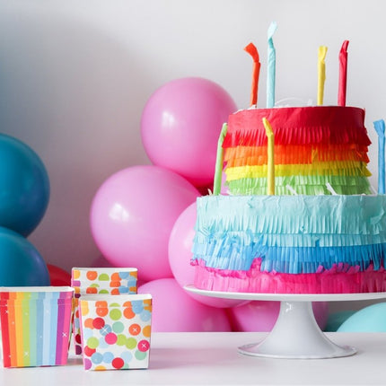 Pinata Taart 25cm van Folat koop je bij Partywinkel