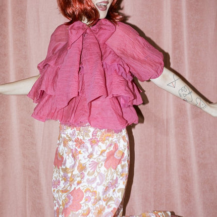 Rode Pruik Bob Met Een Pony van Partydeco koop je bij Partywinkel