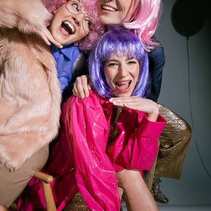 Roze Pruik Bob Met Pony van Partydeco koop je bij Partywinkel