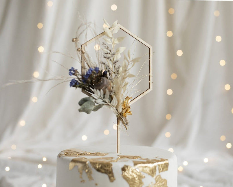 Taarttopper Hexagon Hout 24cm van Partydeco koop je bij Partywinkel