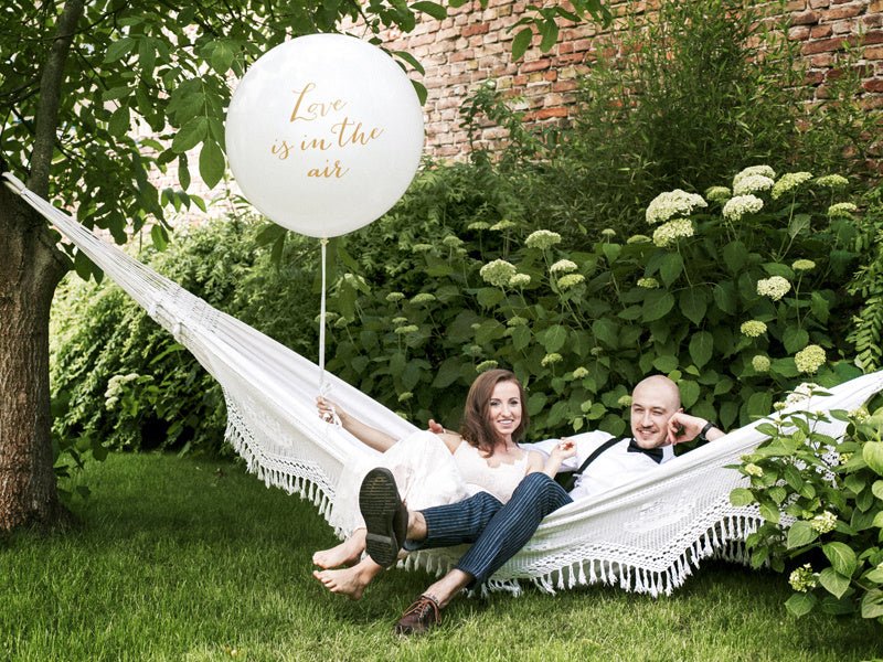 Witte Balllon Love Is In The Air Goud 90cm van Partydeco koop je bij Partywinkel